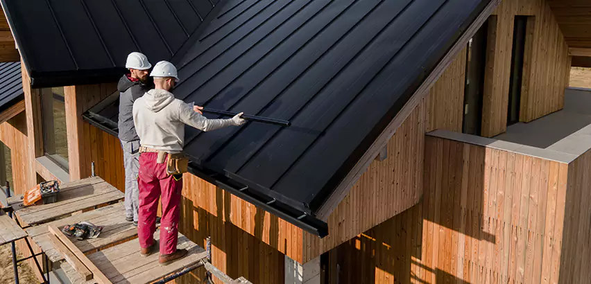 Metal Roof Maintenance in Mundelein