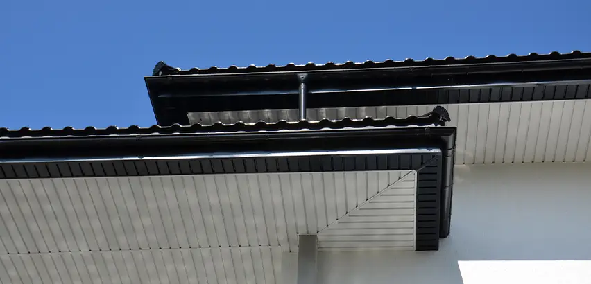 Roof Overhang Repair in Mundelein